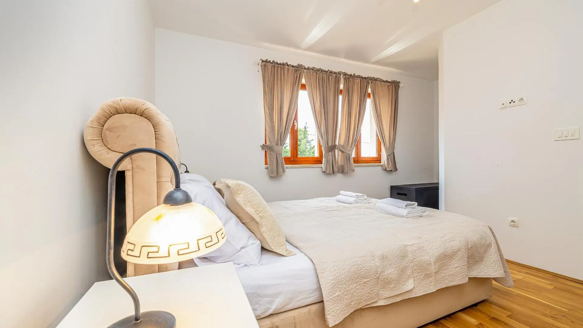 Holiday House Casa Di Bronzo With Private Pool Vrh  Croatia