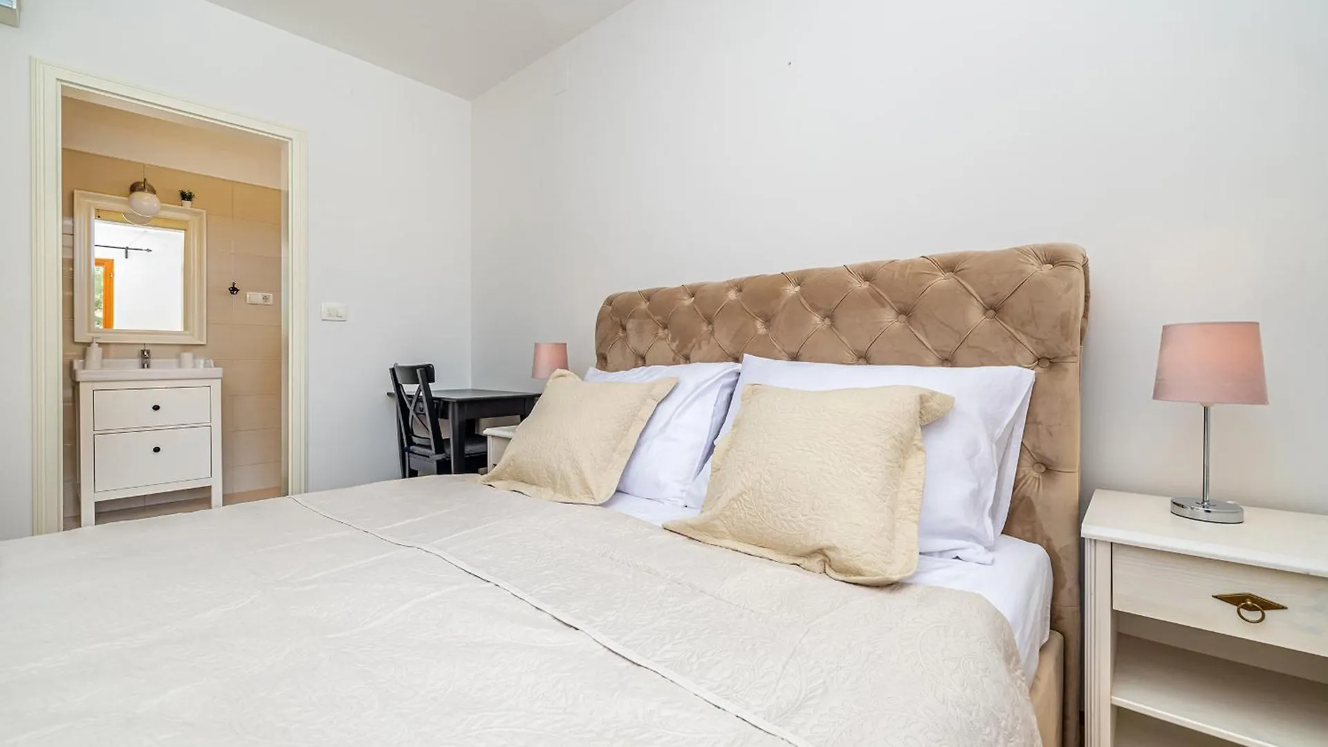 Holiday home Holiday House Casa Di Bronzo With Private Pool Vrh