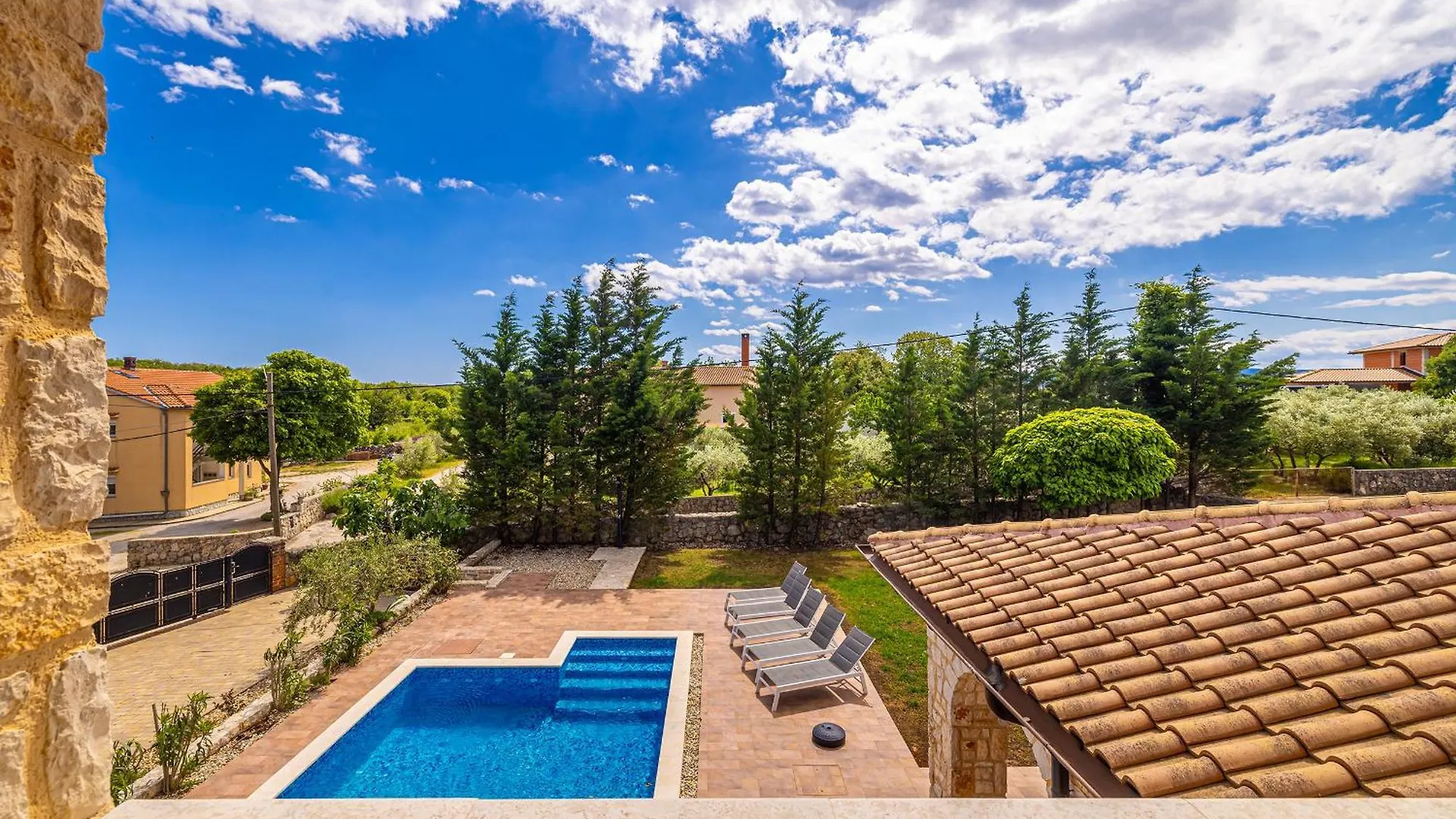 Holiday House Casa Di Bronzo With Private Pool Vrh  0*, Vrh (Krk)
